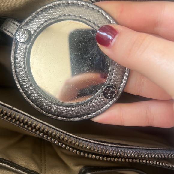 AUTHENTIC TORY BURCH PURSE - Picture 4 of 7